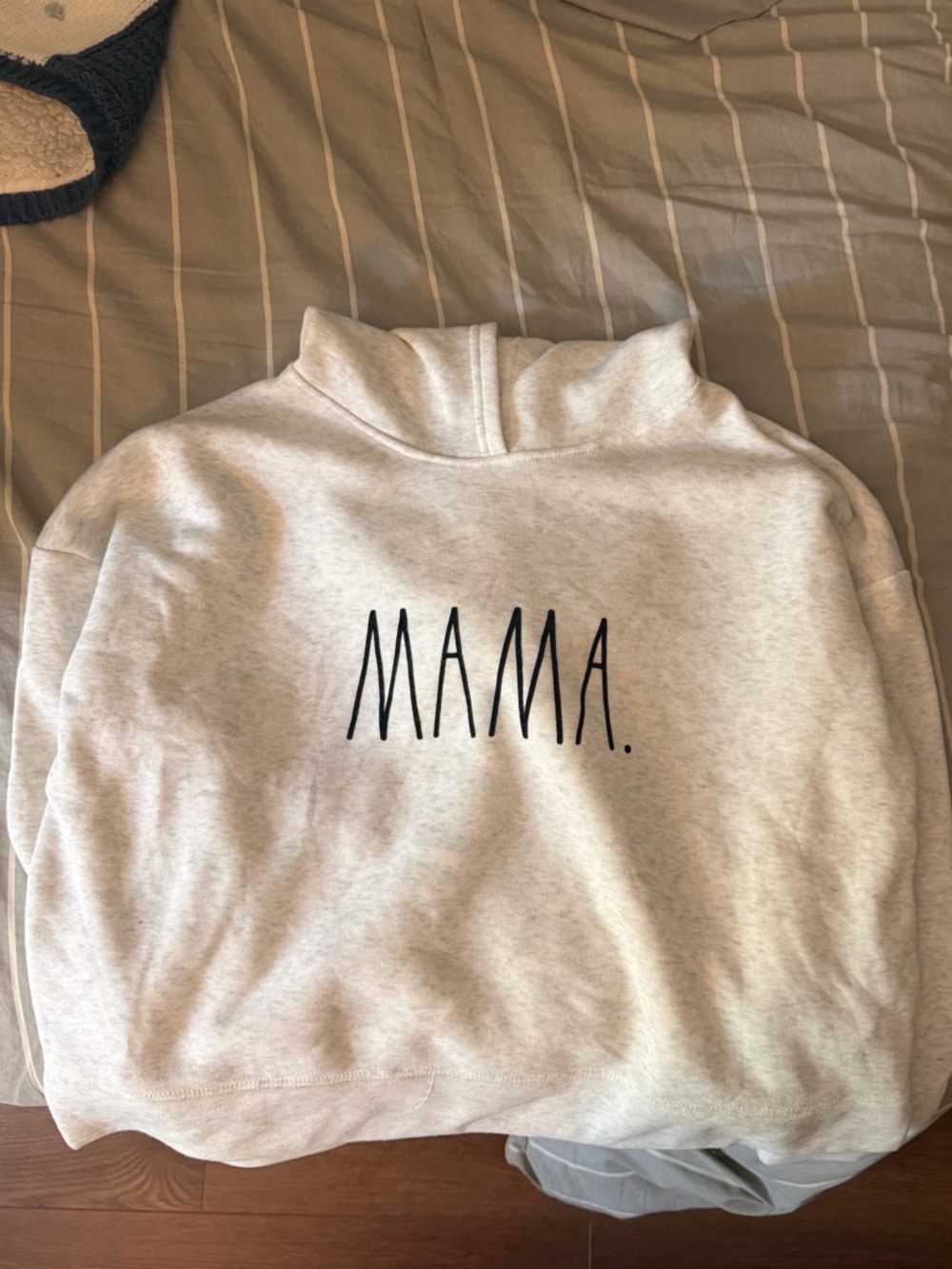 Rae Dunn 'MAMA.' Pullover Sweatshirt & Sweatpants Set